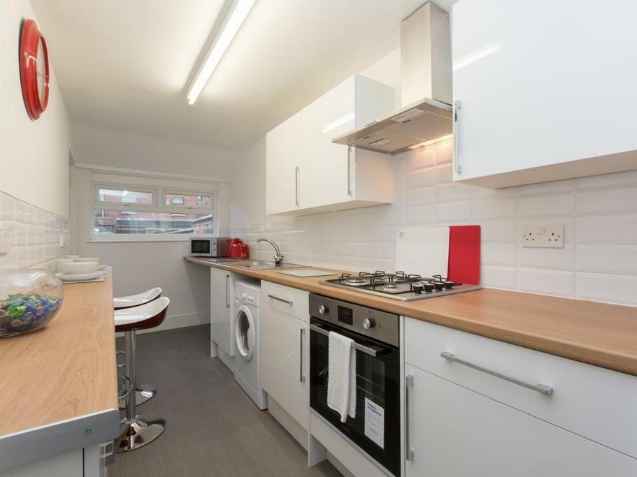 Townhouse @ 166 Ruskin Road Crewe Exterior photo